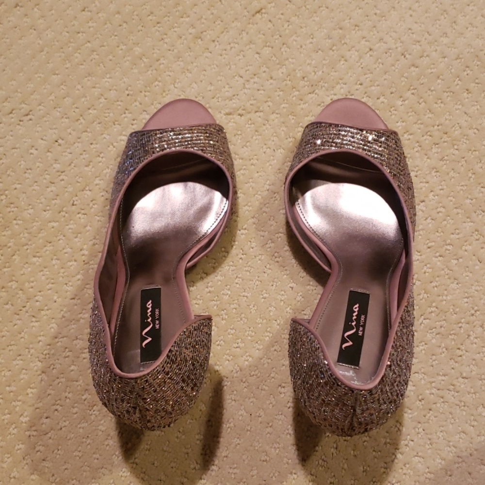 Bronze glitter evening shoe